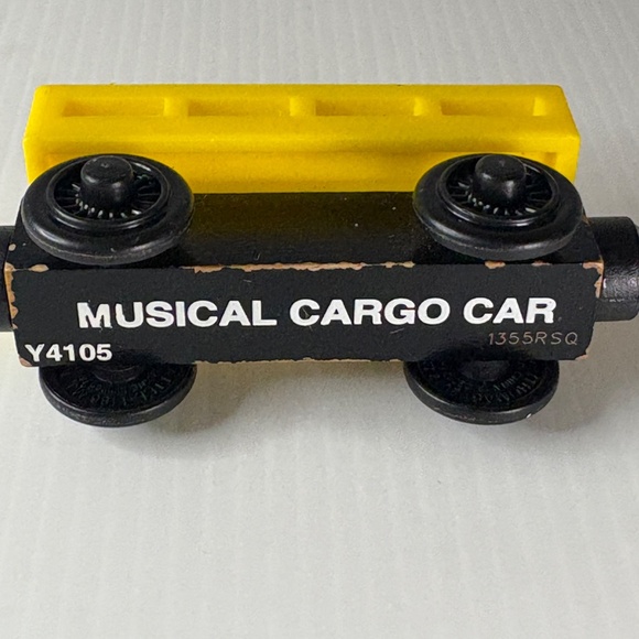Thomas the Train Musical Cargo Car 2012 Wooden Railway Y4105 Yellow - Picture 6 of 7